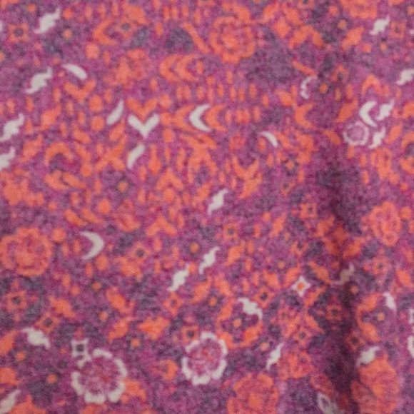 S LuLaRoe Randy Tee - Picture 2 of 4